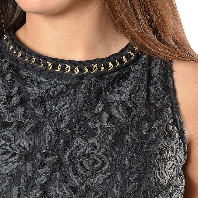 Blusa bordada negra