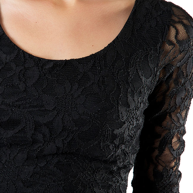 Vestido Negro Bordado con Mangas